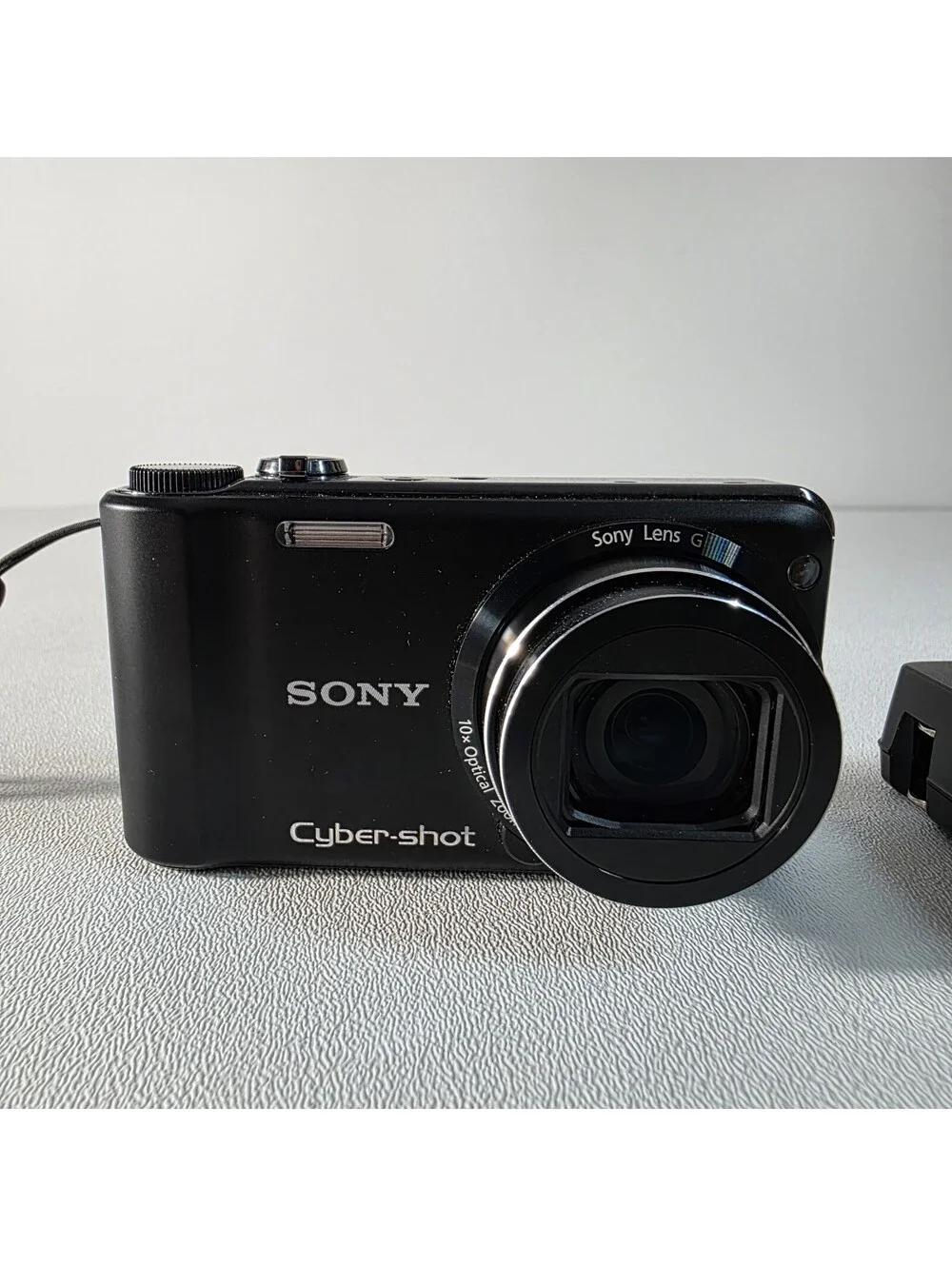 Sony Cyber-shot DSC-HX5 Camera - 10.2MP, 10x Opt Zoom - Battery, Charger & Card